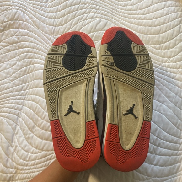 Authentic Air Jordan 4s Pale Citron W8.5 M7 Y7 - Picture 8 of 14